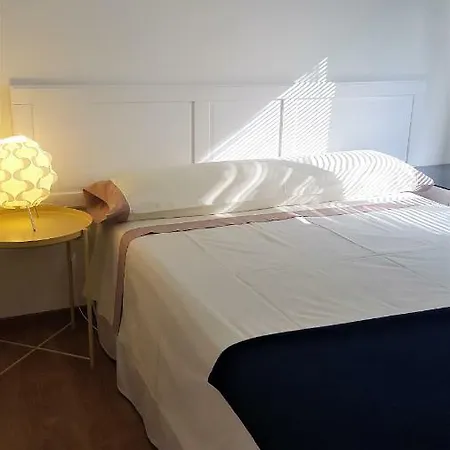 Pau Casals Apartman *